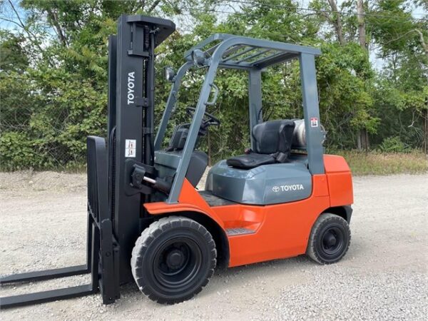 2.5Tonne 2011 Toyota Forklift - Image 3