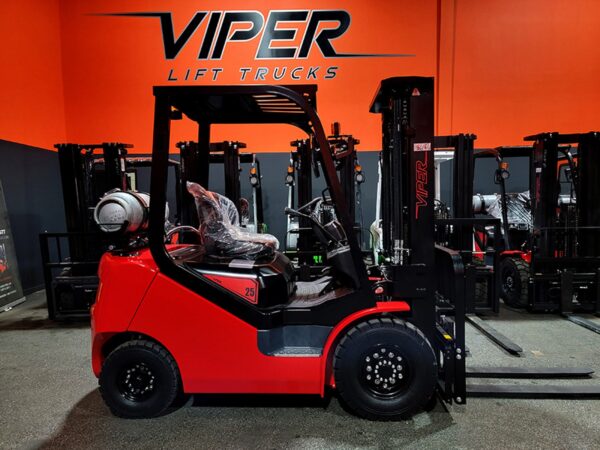 2023 Viper FY25T-Red