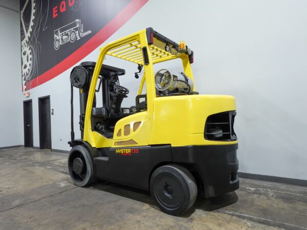 2019 Hyster S135FT - Image 2