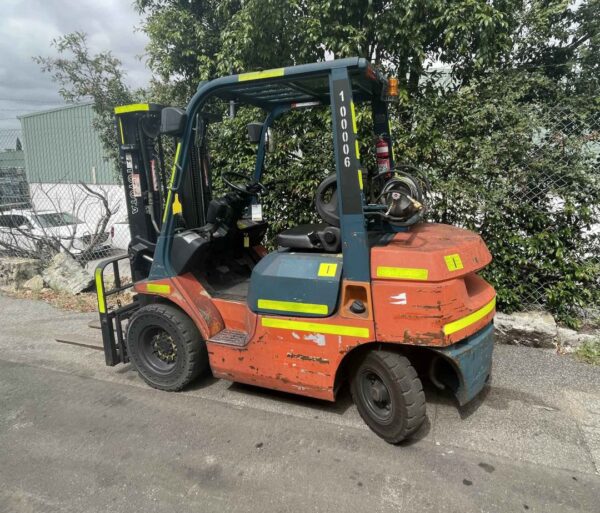 Toyota 2.5T LPG Forklift