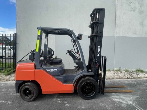 Toyota 3T 4.5m LPG Forklift