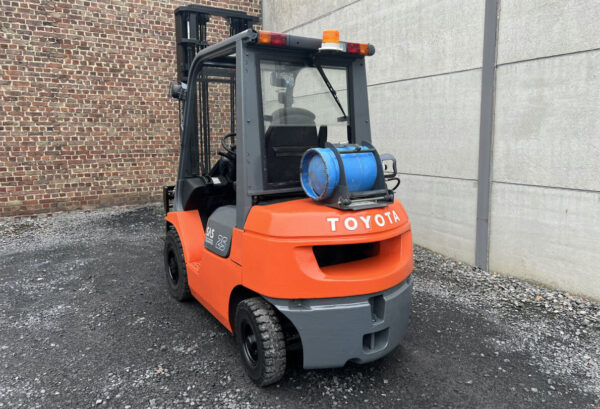 2005 2.5 Tonne Toyota Forklift - Image 3