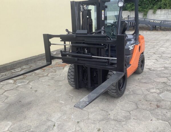 Toyota 8FD30 diesel forklift - Image 4