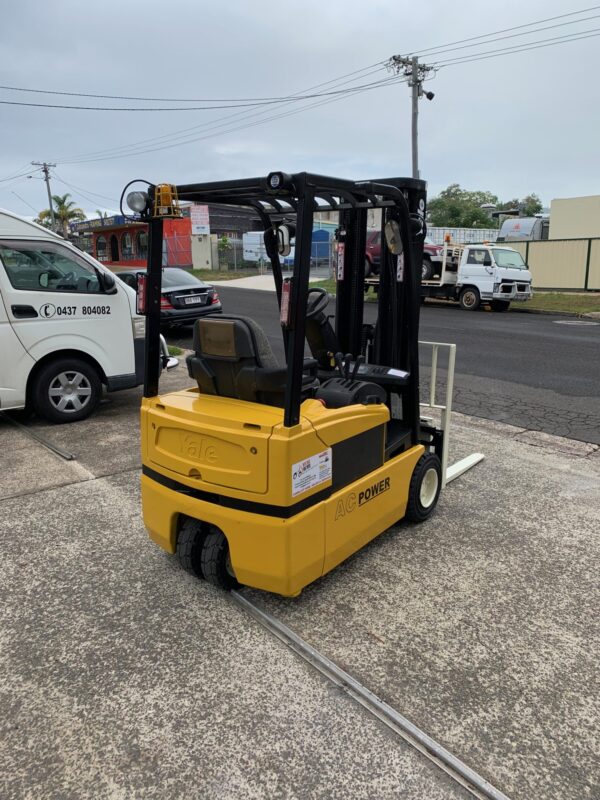 Yale ERP030 3 Wheel Electric Forklift